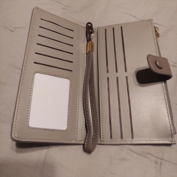 Wristlet wallet phone case - Picture 3 of 3